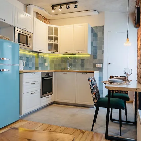 Kaszubska Vintage Brick Loft By Bookinghost